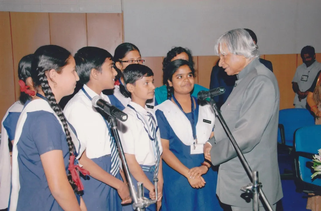 Dr. Kalam with the choir of K.V. Ganeshkhind